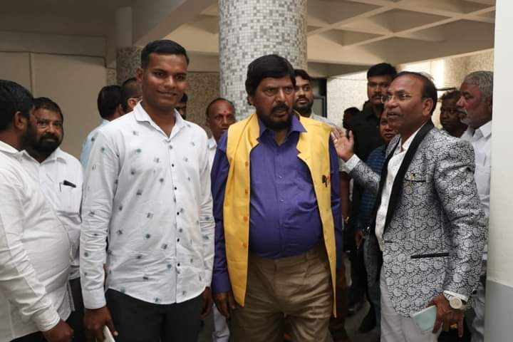 isagarsonawane's tweet photo. देशाचे सामाजिक न��याय राज्यमंत्री तथा रिपब्लिकन पार्टी ऑफ इंडिया (आठवले) पक्षाचे राष्ट्रीय अध्यक्ष 
मा.ना.रामदासजी आठवले साहेब यांना वाढदिवसाच्या मन:पूर्वक शुभेच्छा. आपणांस निरोगी दीर्घायुष्य लाभो, हीच तथागतांच्या चरणी प्रार्थना.
@RamdasAthawale #happybirthday_saheb https://t.co/laTHtSQgbD