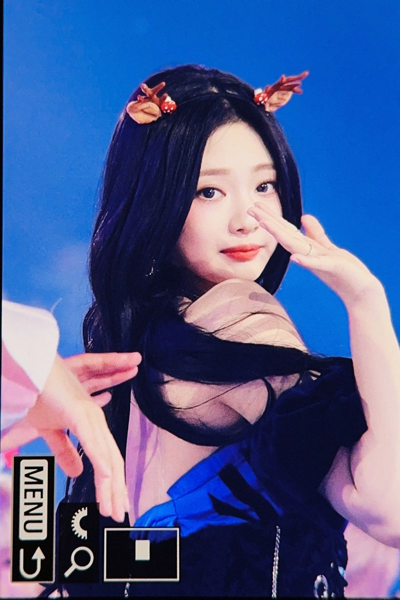 cerise1023's tweet photo. 231225 가요대전

#에스파 #닝닝 #AESPA #NINGNING https://t.co/P9WTk7hY4V