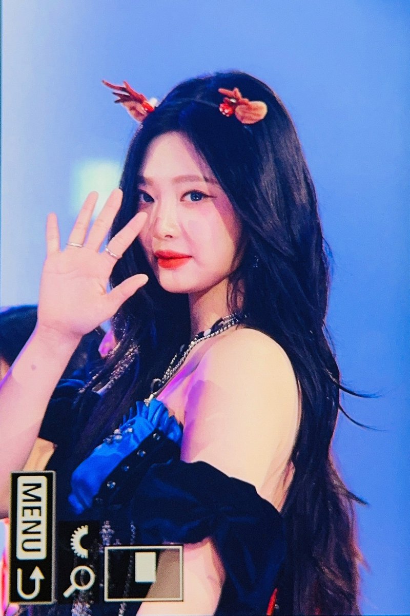 cerise1023's tweet photo. 231225 가요대전

#에스파 #닝닝 #AESPA #NINGNING https://t.co/P9WTk7hY4V