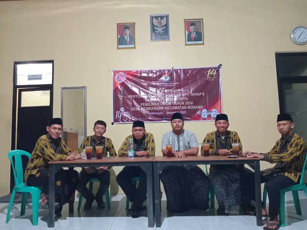 KembanganPps's tweet photo. Kembangan, 25 Desember 2023

PPS Kembangan mengadakan Rapat Pemeliharaan DPT dan Penyusunan DPTB Pemilu 2024 di Bulan Desember, yang dihadiri oleh Anggota PPS, Sekretriat dan Pengawas Pemilu Desa. https://t.co/ZC0FskdsCz