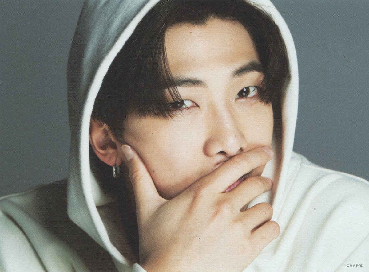 SUGAisjomiro_'s tweet photo. [scan] 'BEYOND THE STAGE'  
BTS DOCUMENTARY PHOTOBOOK 
 : THE DAY WE MEET -RM(1)

Logo crop❌ 
상업적 사용 ❌

#챱스캔 #챱보정 https://t.co/9bBqegwQ3a