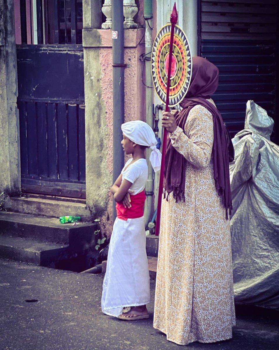 tr_firefly's tweet photo. Sri Lanka, a land where religions and races coexist beautifully . 
We join together for iftar, share watalappan on Ramadan go, send milk rice for new year, share a pongal rice and Christmas cakes with each other.

I hope the world can see that bombs don’t let you own more land. https://t.co/2LeeGfhJzZ
