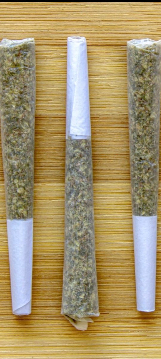 Definitely35's tweet image. G.M. Errybody 🎄🎅 Merry Christmas!! 'Rise N Shine Time!! #wakenbake 🍃💨💨🔥 #haveawonderfulchristmas🎅