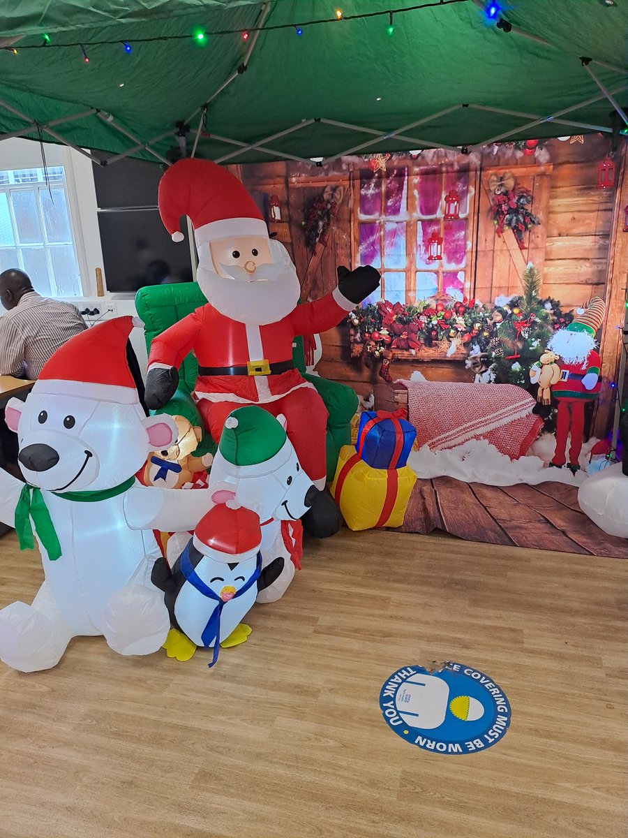 NELFTService's tweet photo. Merry Christmas and Seasons Greetings from all of us at the Redbridge Reablement Service, and a huge thank you to all working through the festive period! 🎄🎅 https://t.co/TFzNmbSM0h