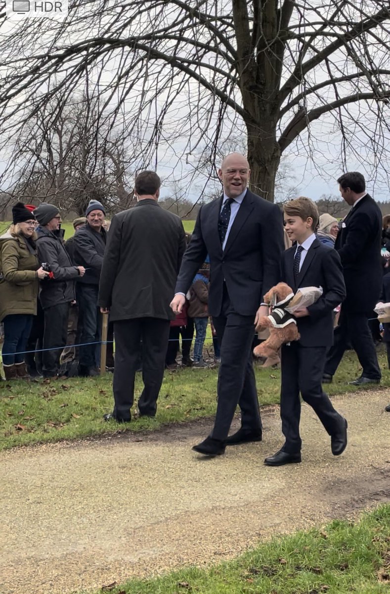 G0491's tweet photo. What a wonderful morning at Sandringham. 
#sandringham #RoyalFamily #George #Charlotte #Louis #kateandwilliam https://t.co/1fBF8sQ6Hh