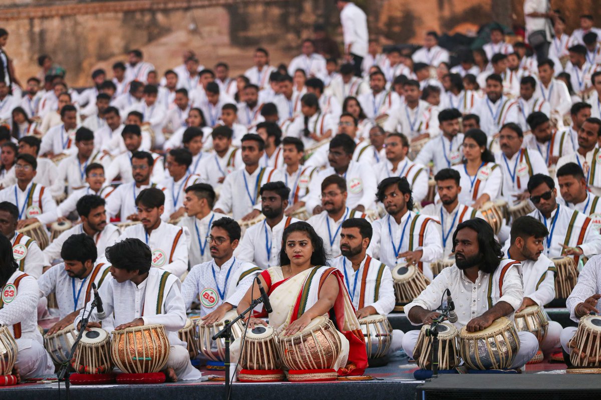 JansamparkMP's tweet photo. ग्वालियर किला परिसर में 'ताल दरबार' कार्यक्रम 
---
कार्यक्रम शुभारंभ से पूर्व मनमोहक झलकियां 

#GwaliorMusicalCity
#RecordBreakingRhythm https://t.co/q0JjDWP3e4