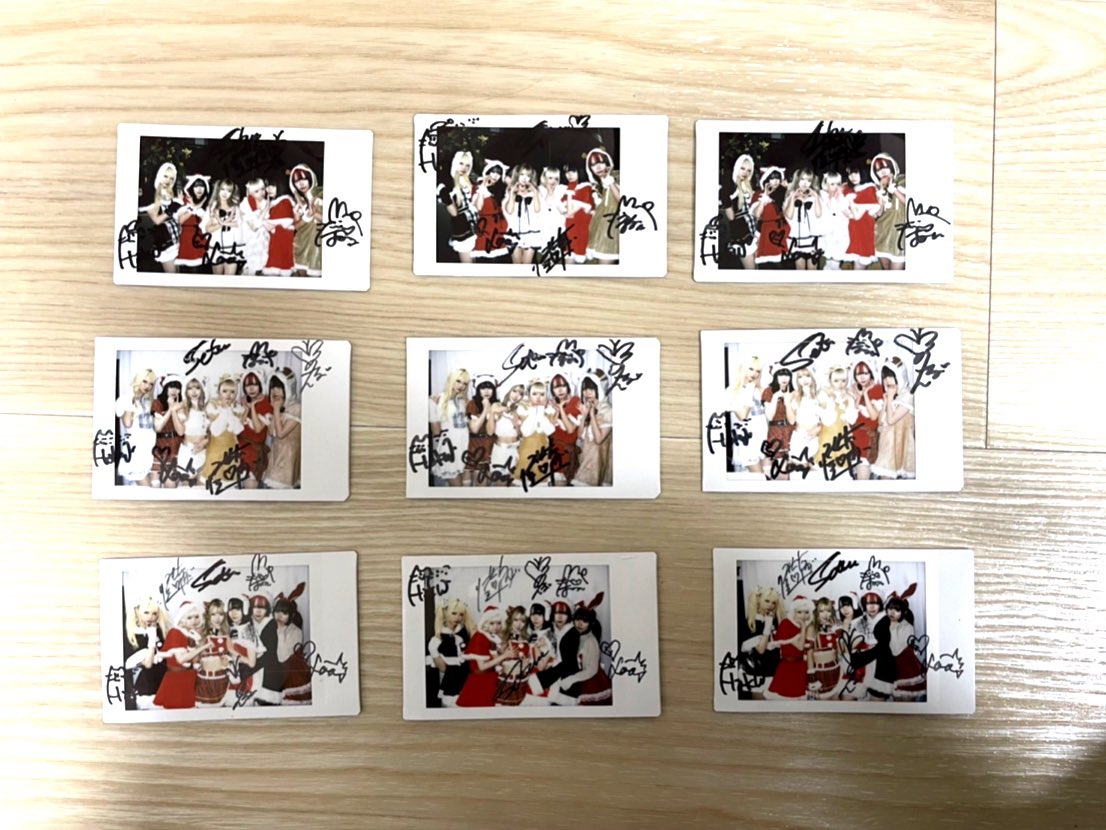 verotica_info's tweet photo. 【⛄️クリスマスプレゼント企画🎅🏻】

🎄クリスマス集合チェキ🎅🏻を【抽選で9名様】にプレゼント🎁

当たりチェキをライブにお持ち頂くと
10秒動画券1枚プレゼント🎫♡

💡応募条件
1️⃣このアカウントのフォロー✅
2️⃣このツイートのRP🔁

#ベロティカ 
#拡散希望 https://t.co/Zbwrhrrb07