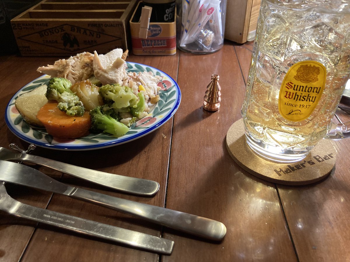 Gluenyan's tweet photo. #makersbar
出没してました
クリスマスディナー美味しかった!
銅で作ったミニクリスマスツリーといっしょに https://t.co/Xofv4E5frZ