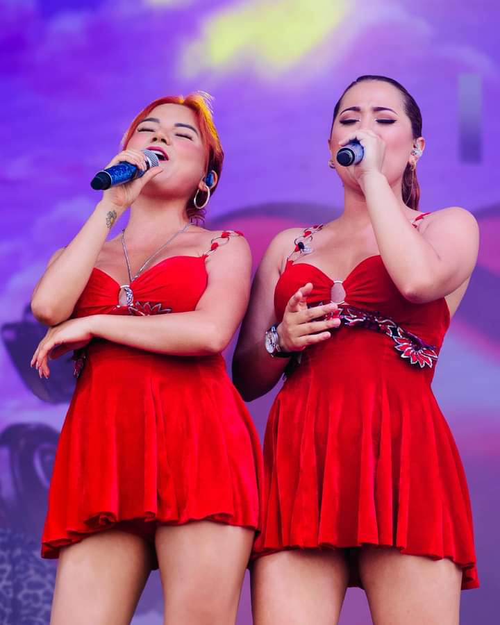 FansCorazonS's tweet photo. Las encantadoras Ana Lucia y Briela Cirilo 👩‍🎤 vocalista de Corazón Serrano. https://t.co/OYy7mmk8bd