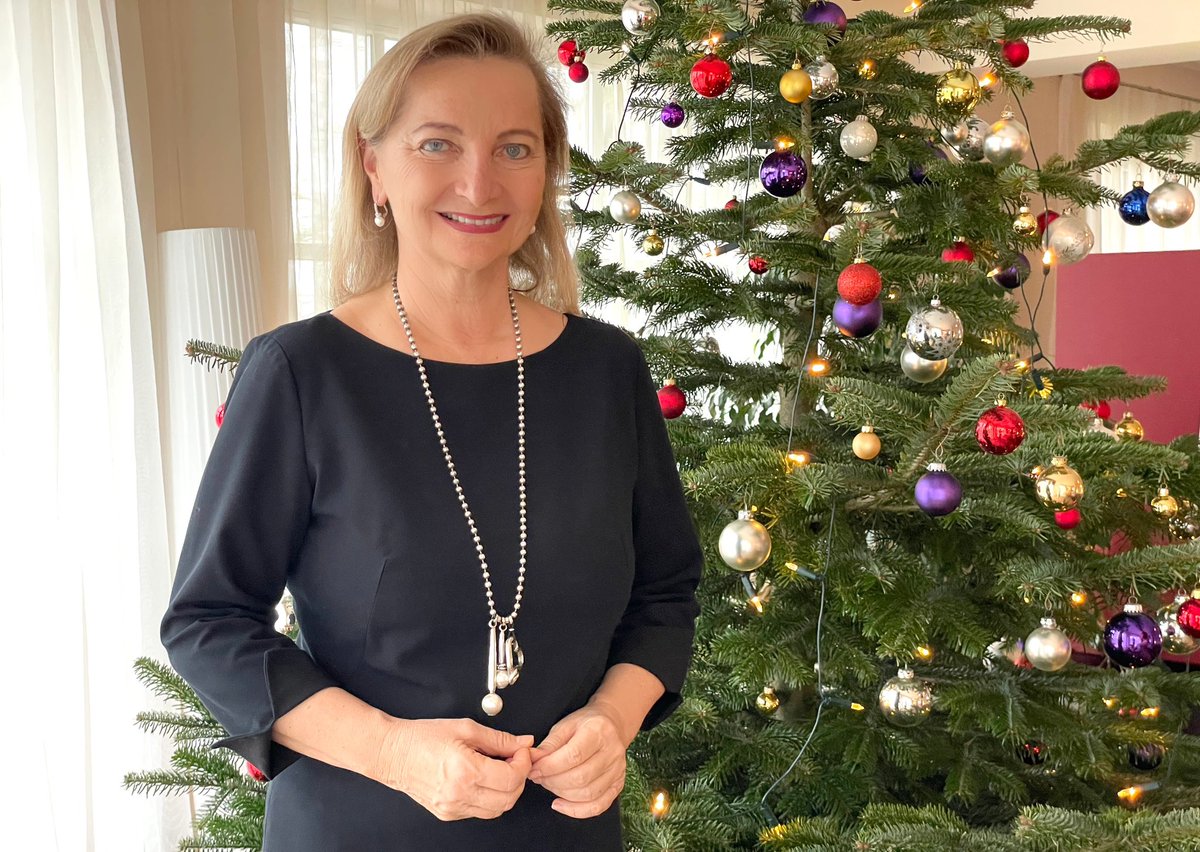 Merry Christmas 🎄⭐️
Frohe Weihnachten 🎄⭐️