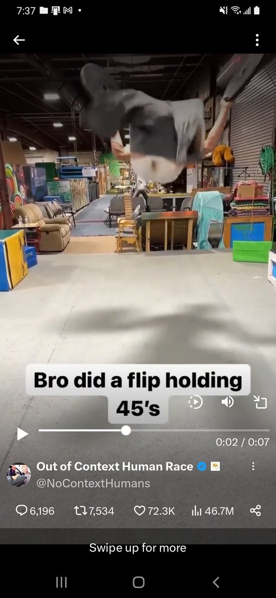 teachermagic6's tweet photo. @NoContextHumans Bro needs to learn how to wipe his ass #walkb4urun https://t.co/WAJRzBGfxr