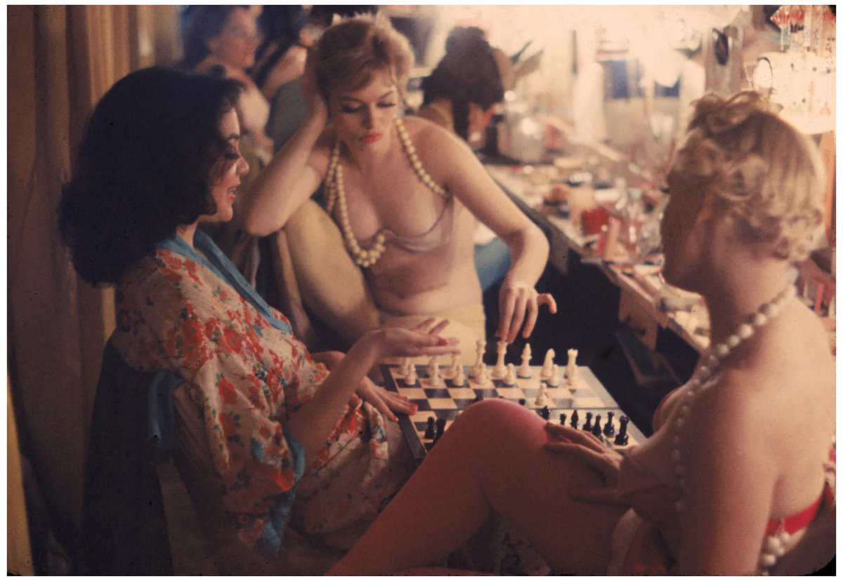 Gordon Parks -- Showgirls at The Latin Quarter, NYC 1958. Cool vintage feeling.