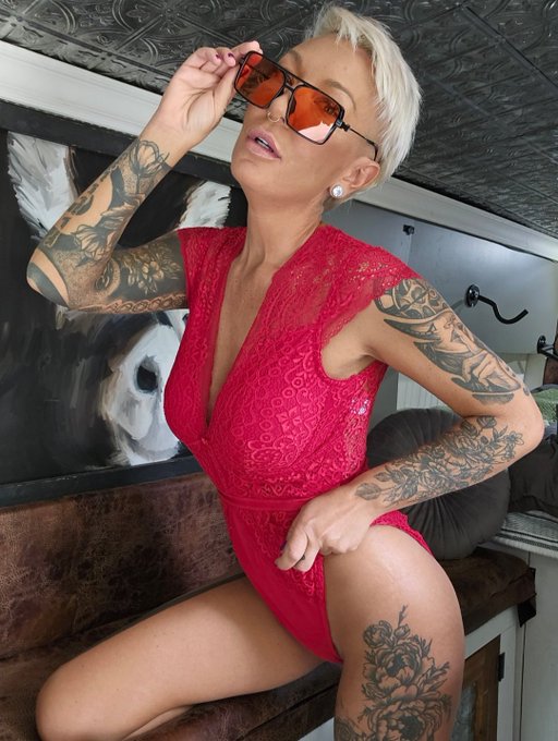 Merry Christmas 🤶 https://t.co/xTAiGoFshl<a href="/tag/onlyfans"class="tags"><span>#onlyfans</span></a><a href="/tag/fansly"class="tags"><span>#fansly</span></a>