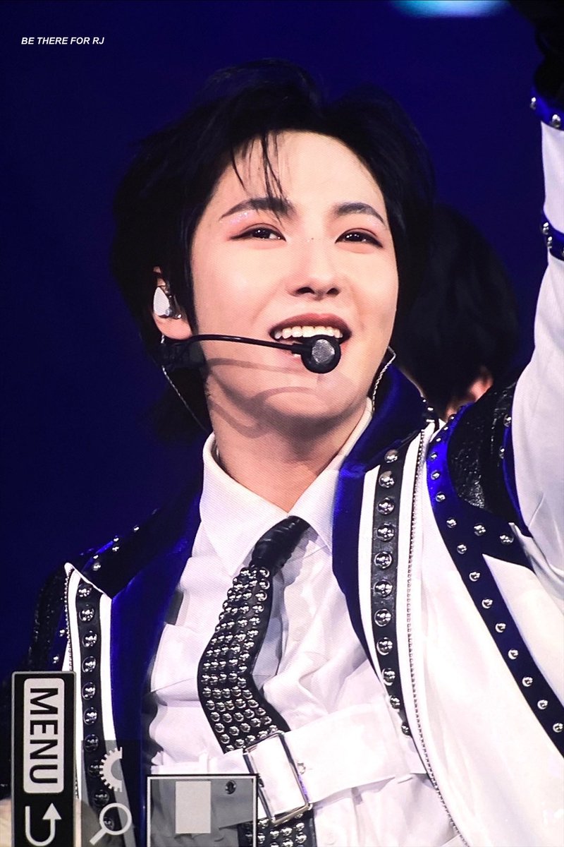 be_there_for_RJ's tweet photo. 231225 가요대전💙

#런쥔 #RENJUN #仁俊 #NCTDREAM https://t.co/Q75e5iBfW1