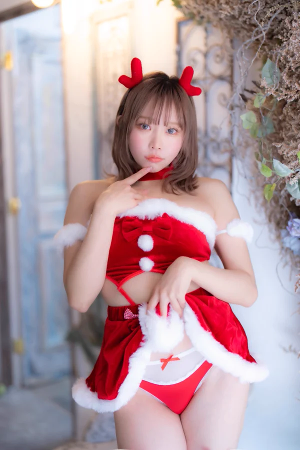 Asian girl Christmas costume