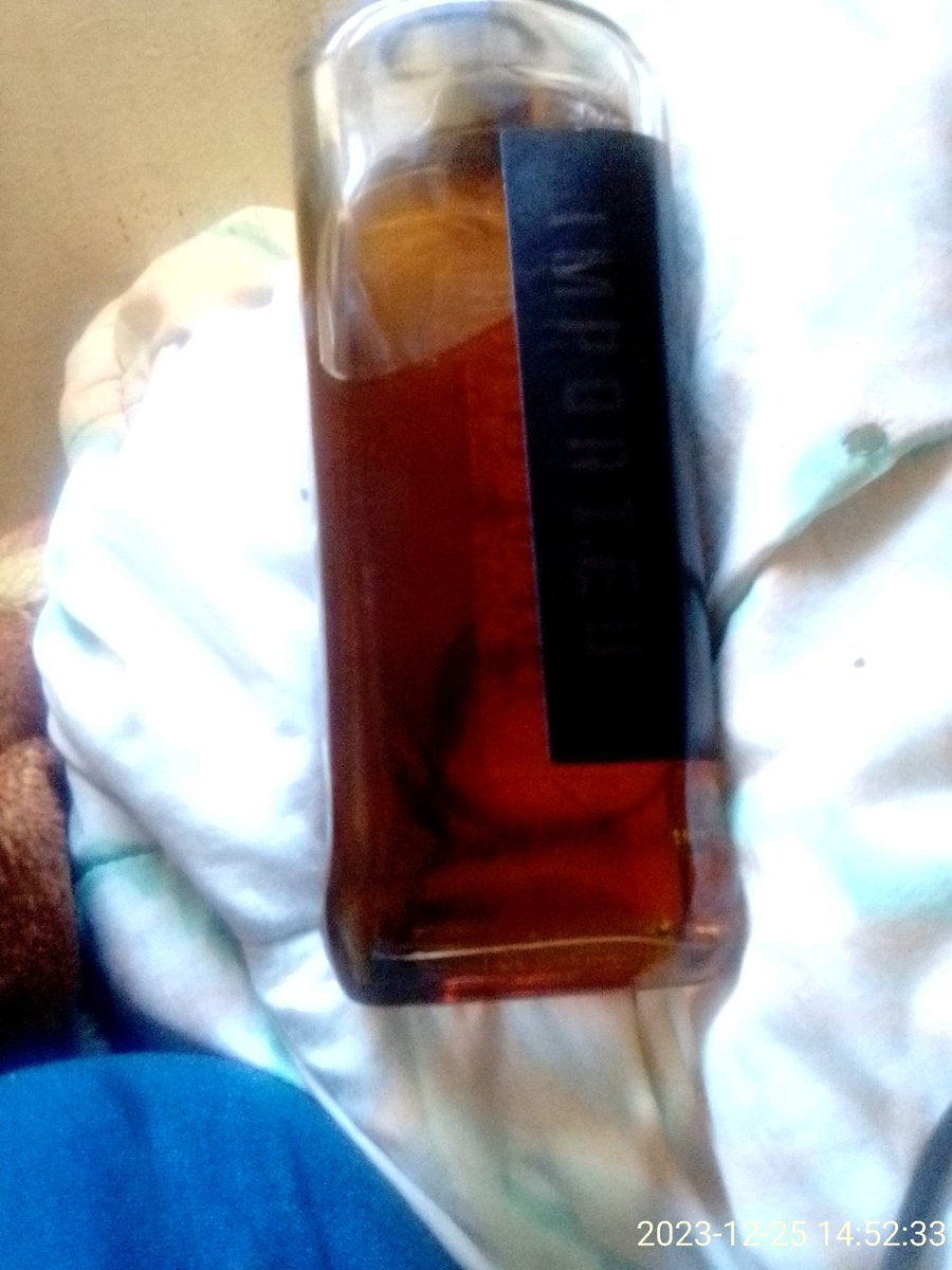 BigGains23's tweet photo. I'm still sober could only finish about 250ml and it's 3 now I'm use to being at work at this time plus my girlfriend with her family in eastern cape today she usually helps me but I drink beers an she drinks ciders and cocktails https://t.co/boyb9aUX2S