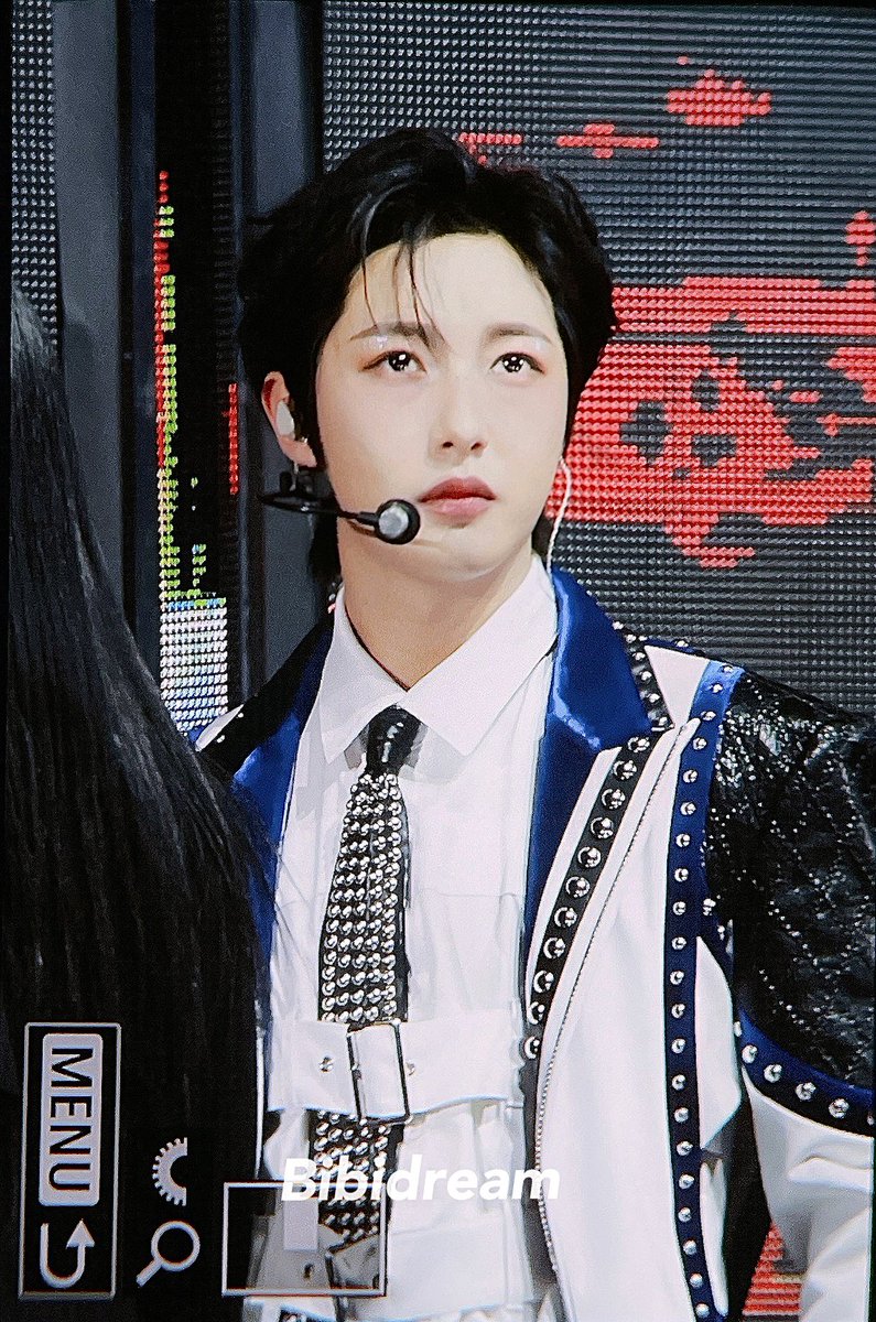 bibidream_02's tweet photo. 231225 가요대전

#RENJUN #NCT
#런쥔 #NCTDREAM https://t.co/yZUbJCYSUf
