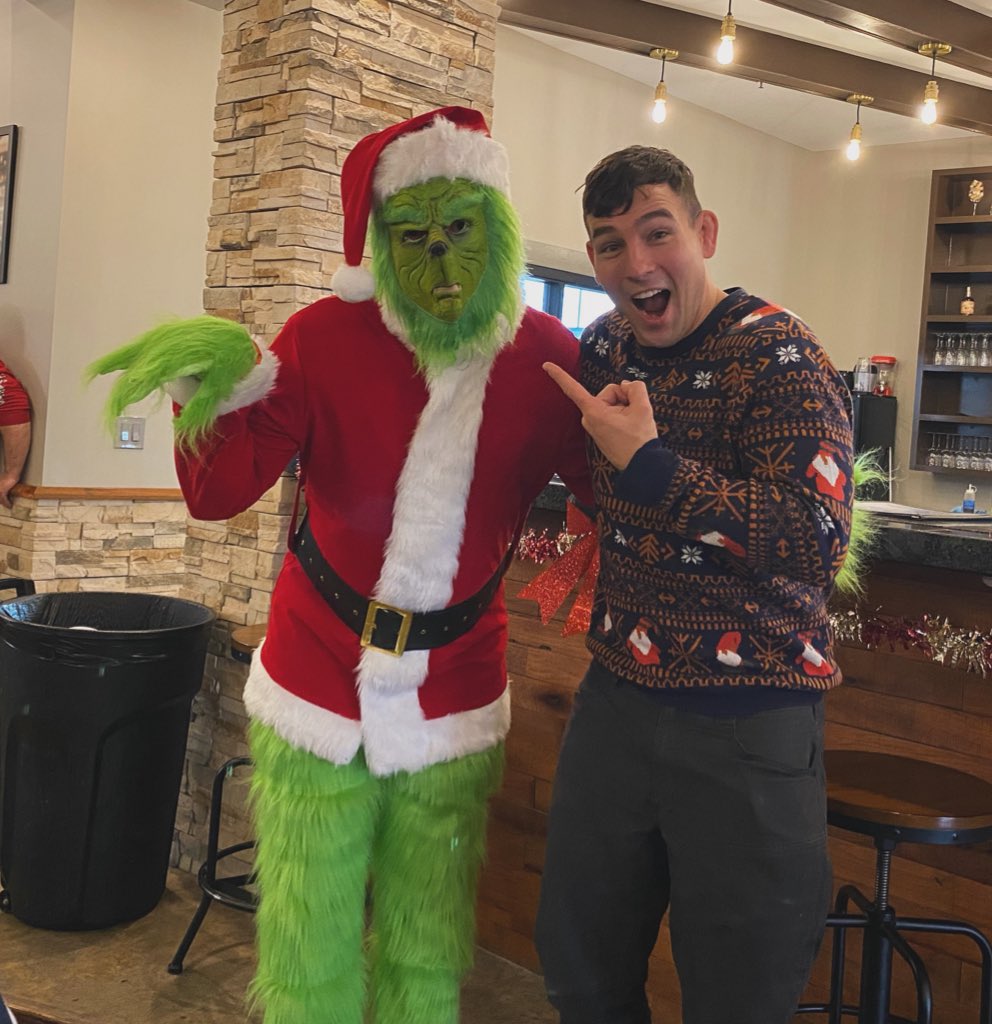 johnnywalylko's tweet photo. Merry Christmas friends! 🎄😁 https://t.co/86UGC2ks0i