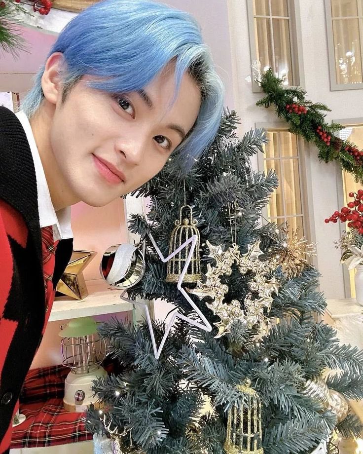 xhhhush's tweet photo. merry christmas 🎄⭐️✨, hope you happy n joyful !! https://t.co/fztRt8CeMR