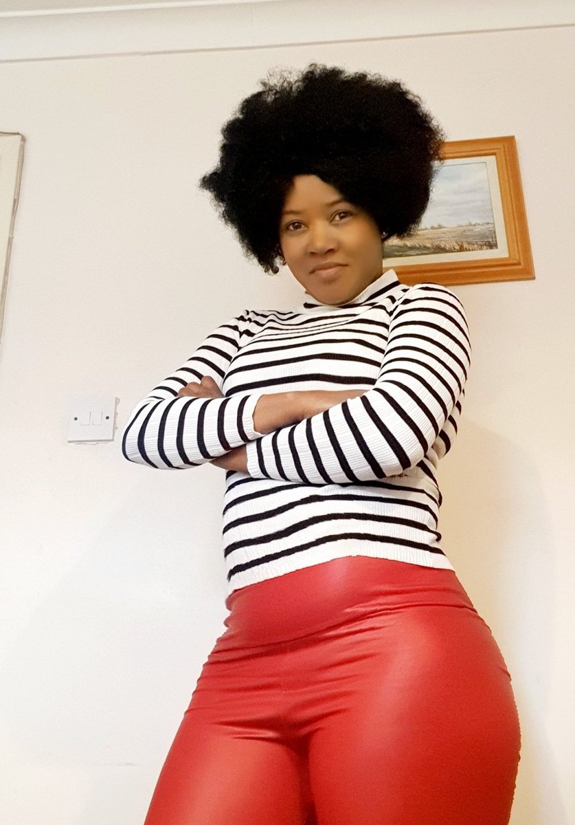 Joyeuse fête de Noël à vous tous, que le véritable esprit de Noël brille dans votre cœur et éclaire votre chemin.

 Merry christmas to you all may the true spirit of Christmas shine in your heart and light your path.