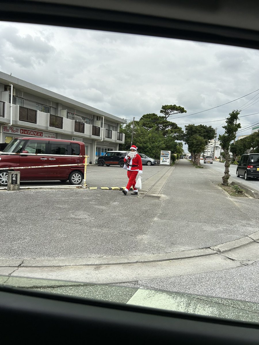 aaaaa8015's tweet photo. 宮古島もクリスマス🎄 https://t.co/fJRUwFMvBT