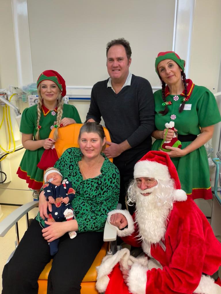 Santa stop here!🎅🎄 Father Christmas had our Special Care Baby Unit top of his list this year Wishing Erin and Michael a happy first Christmas with baby Kayde❤️ Thanks to all those who donated to @FirstTouchNNU this year❤️