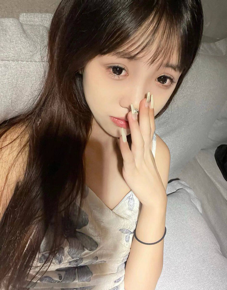 PrimeTime69Son's tweet photo. 点击置顶推文获取妹妹联系方式)

地区：佛山顺德区
年龄:00后
可上门也有课室
价格:6张次8张全套  20-25张包夜
服务:69口爆，无套，车震，制服，jk黑丝鸳鸯浴，乖巧听话，B紧，臀推鸡鸡 老汉推车
#佛山约炮 #佛山兼职 #佛山同城 #佛山资源 #佛山外围 #佛山援交 https://t.co/mVSaxCAvzZ