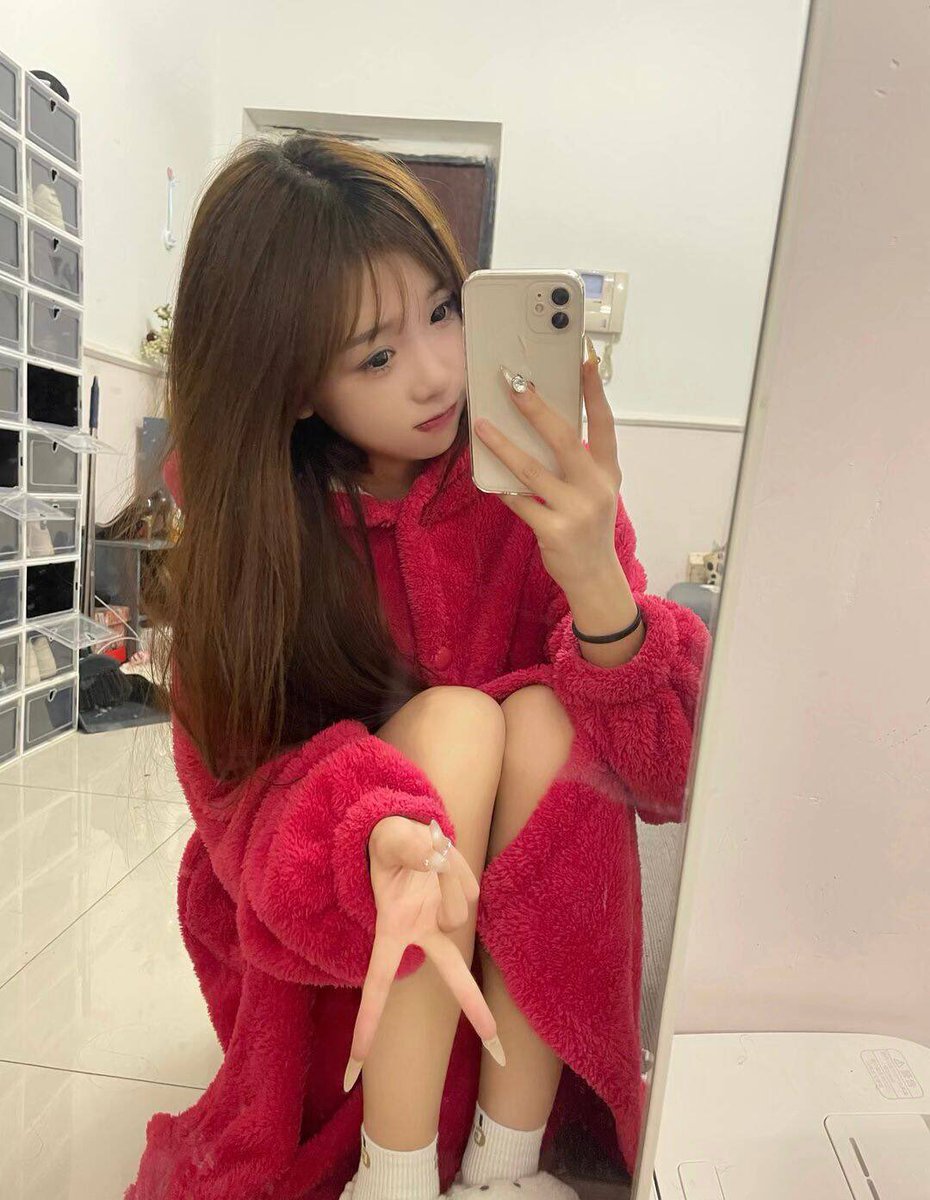 PrimeTime69Son's tweet photo. 点击置顶推文获取妹妹联系方式)

地区：佛山顺德区
年龄:00后
可上门也有课室
价格:6张次8张全套  20-25张包夜
服务:69口爆，无套，车震，制服，jk黑丝鸳鸯浴，乖巧听话，B紧，臀推鸡鸡 老汉推车
#佛山约炮 #佛山兼职 #佛山同城 #佛山资源 #佛山外围 #佛山援交 https://t.co/mVSaxCAvzZ