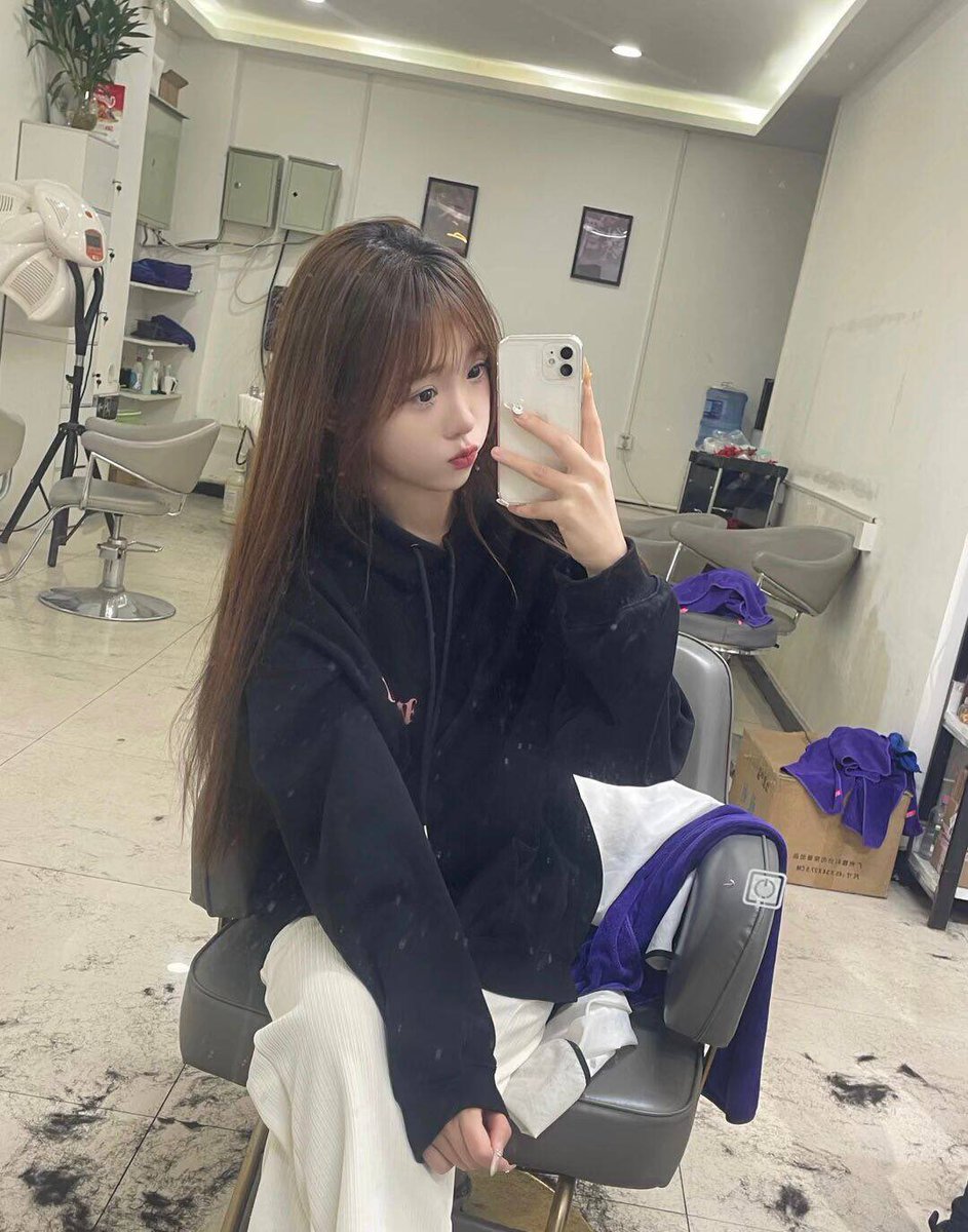 PrimeTime69Son's tweet photo. 点击置顶推文获取妹妹联系方式)

地区：佛山顺德区
年龄:00后
可上门也有课室
价格:6张次8张全套  20-25张包夜
服务:69口爆，无套，车震，制服，jk黑丝鸳鸯浴，乖巧听话，B紧，臀推鸡鸡 老汉推车
#佛山约炮 #佛山兼职 #佛山同城 #佛山资源 #佛山外围 #佛山援交 https://t.co/mVSaxCAvzZ