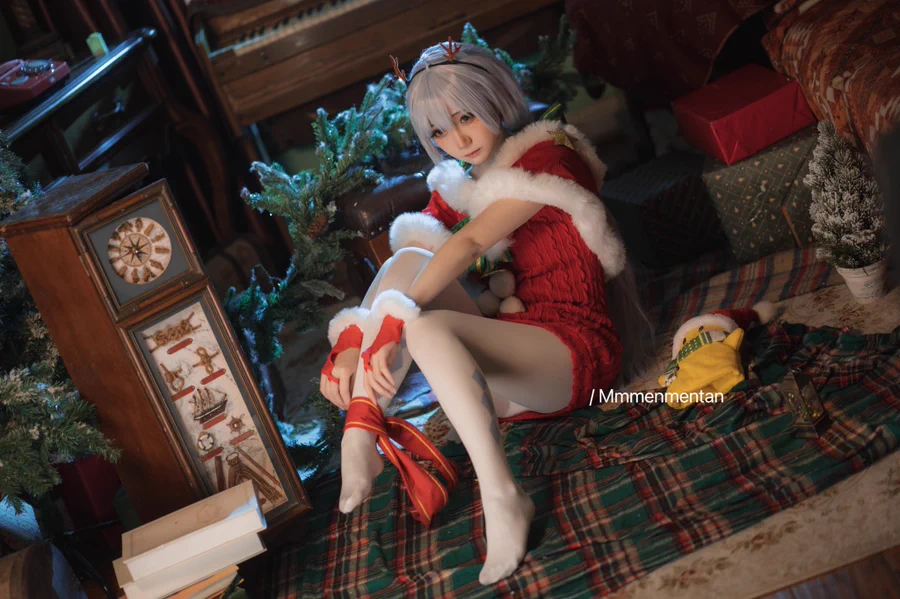 Asian girl Christmas costume