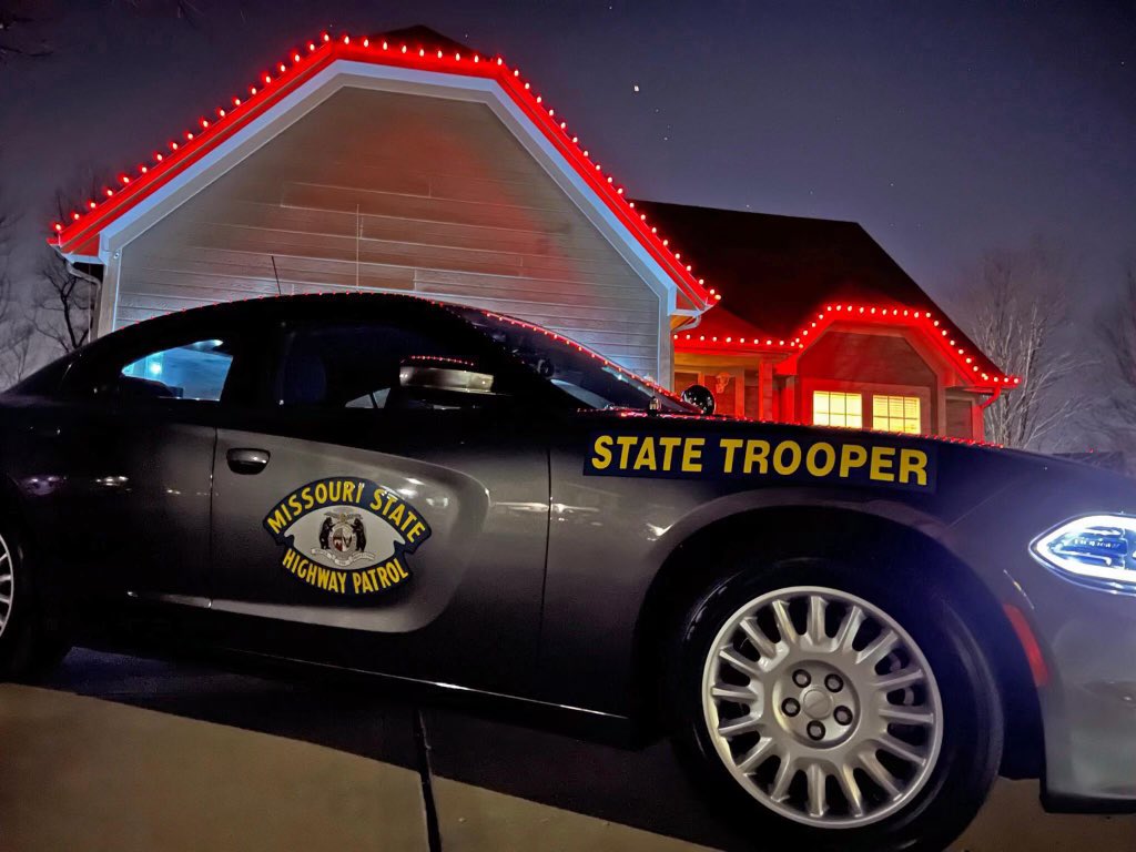 Merry Christmas 🎁🎄 Treat yourself this holiday. Apply for the 121st/122nd Trooper Selection Process and become your community’s trooper. For more information checkout our website at MOtrooper.com. #JoinTheFuture #Christmas2023