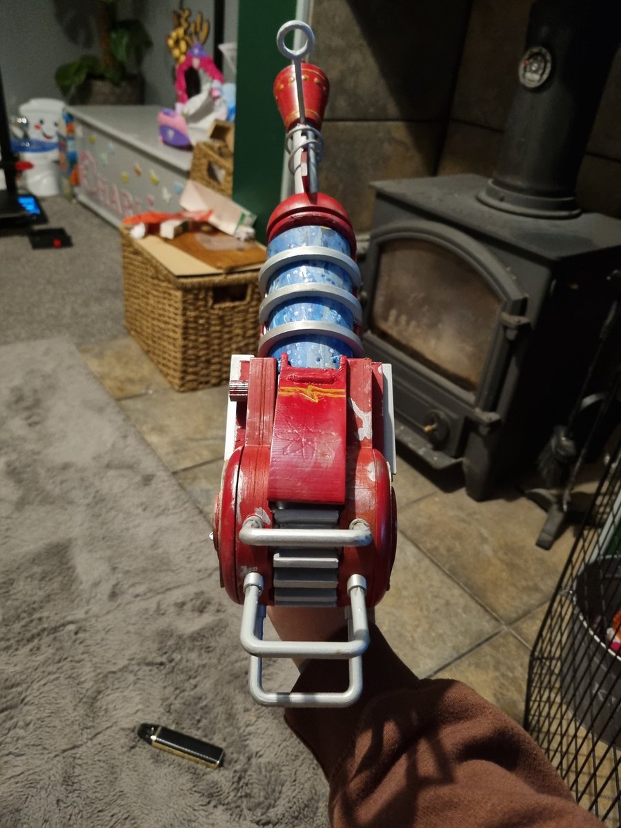 VlZUAL_'s tweet photo. So glad I can finally show this! 
@CuredFX 
@EditsByMox 
Raygun made by HANSON3D! 
❤️ 
MERRY CHRISTMAS EVERYONE! https://t.co/aCRIrgMyqE