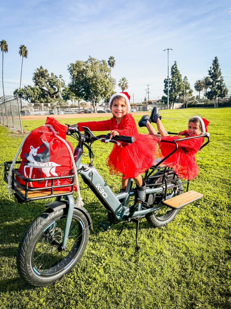 KBOBIKE's tweet photo. Merry Christmas! 🎄✨ Spread holiday cheer and make memories with KBO BIKE!💕 

📸 : Aurelija Gurra

#kbobike #kbobikes #ebike #ebikestyle #MerryChristmas #Christmas #christmasgiftideas #HolidaySeason #festivevibes #outdoorlife #family #lifestyle https://t.co/gfWt1gO4Zl
