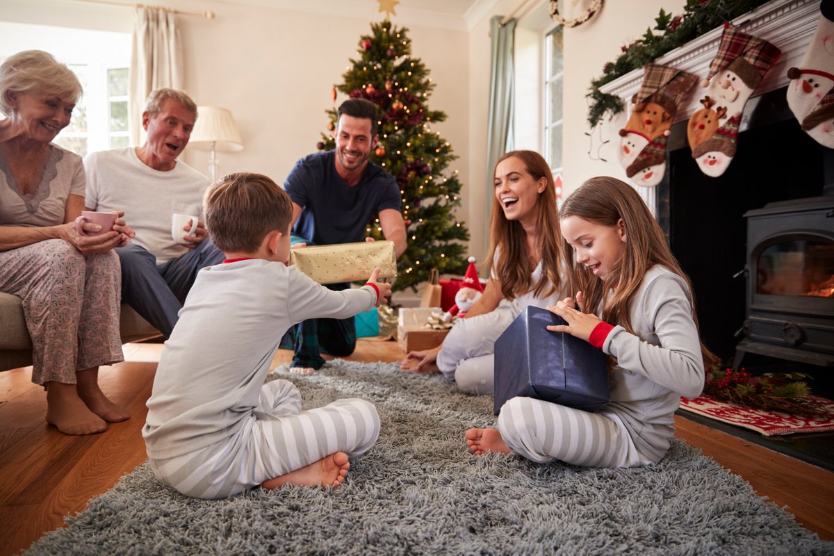 It’s the most wonderful time of the year! From all of us at Northern Credit Union, we hope you have a joyous day spent eating good food and making happy memories with your loved ones.

Merry Christmas to all! 💖