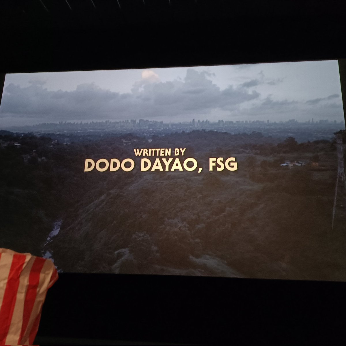 justbbangkyu's tweet photo. all in all... swak lang yung kwento, yung actingan nina derek at beauty... superb rin as well. and all in all is a good horror movie! 🙌 congrats sa mga bumubuo ng #KamponMMFF! 🙌 you did a great job while doing this movie! 👏 https://t.co/FUY5rKSLjJ