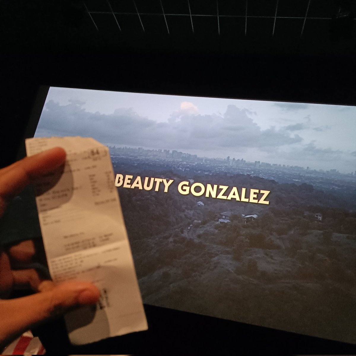justbbangkyu's tweet photo. all in all... swak lang yung kwento, yung actingan nina derek at beauty... superb rin as well. and all in all is a good horror movie! 🙌 congrats sa mga bumubuo ng #KamponMMFF! 🙌 you did a great job while doing this movie! 👏 https://t.co/FUY5rKSLjJ
