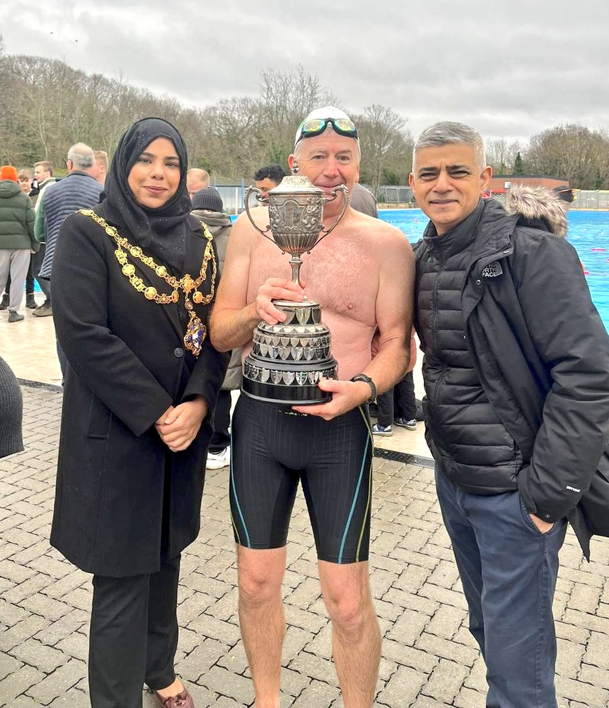 Sadiq Khan tweet media