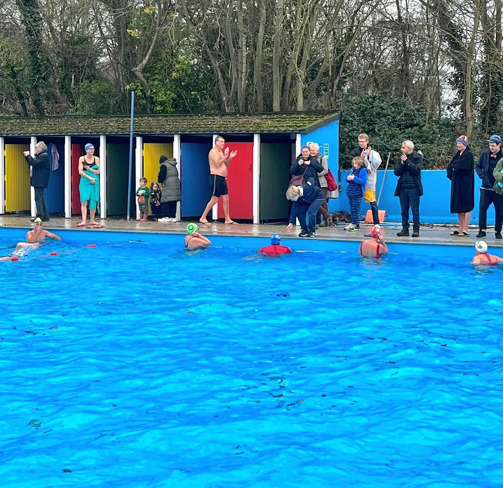 Sadiq Khan tweet media