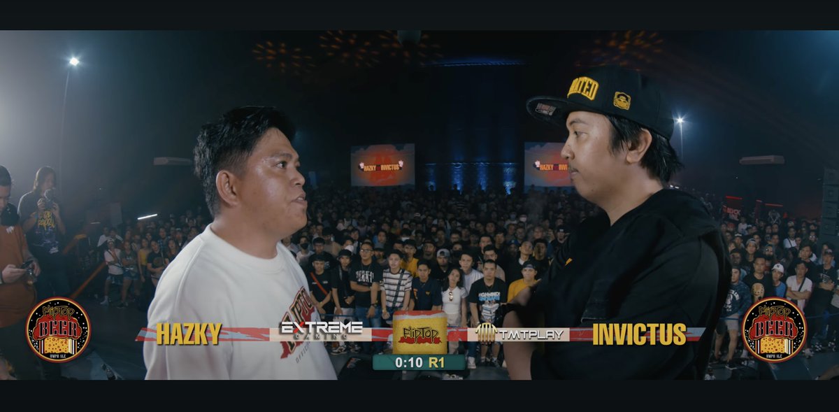 FlipTop_Battles's tweet photo. INVICTUS vs HAZKY para sa ISABUHAY '23 FINALS!!! 
https://t.co/02utEkHcpY

Happy Holidays sa inyong lahat, at wag kalimutang pasalamatan yung FlipTop Staff sa paghabol ng upload na to para sa inyo! https://t.co/1cxOzK3bbO