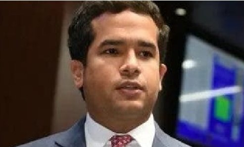 Vinicio, Moreno, Luisin, Norberto, Juan TH, Jaquez; miles de twiteros, programas de radio y de TV; todos fichados para atajar a un carismático  muchacho que se agiganta en un electorado que se ha dado cuenta de la perversidad detrás de la campaña.