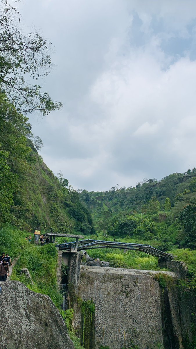 roosida's tweet photo. Cari yg adem2 di Plunyon, Merapi 

#FamilyTime #jogjaistimewa https://t.co/UbUHqjEitg