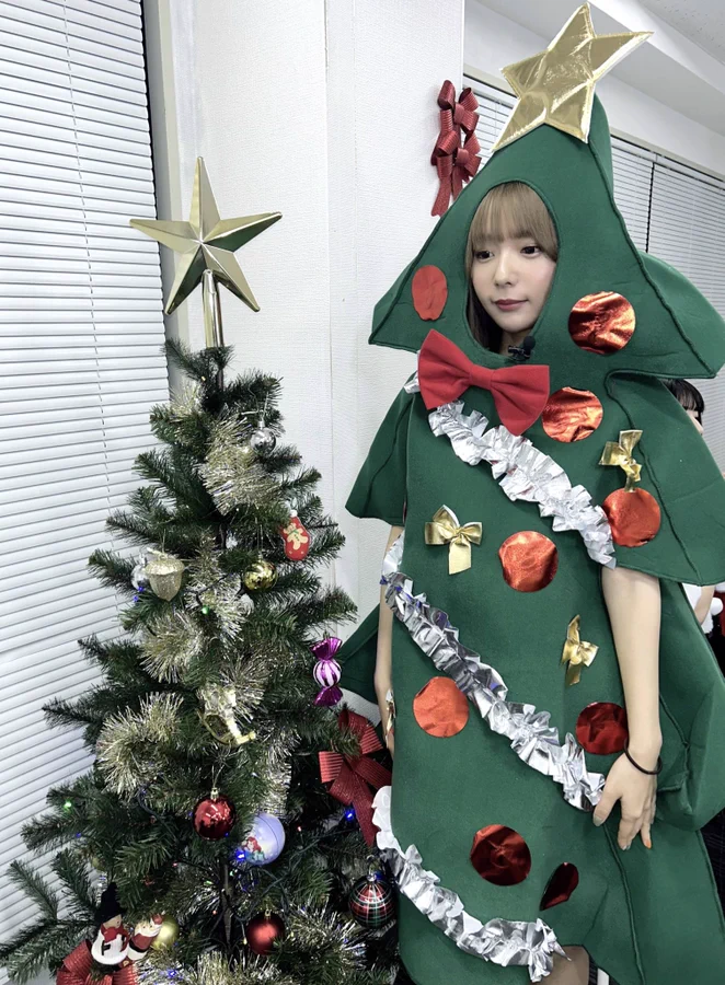Asian girl Christmas costume