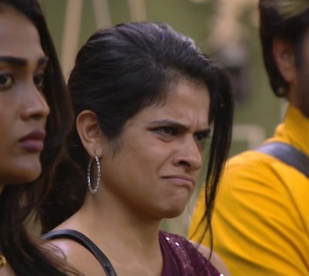saravanvelu2's tweet photo. Gayathri and Maya rendume onnu than💯

As long as ur slaves they will treat you nice but if u question them they will become bullies.💯🤬

#biggbosstamil7 https://t.co/KF8k61vpmn