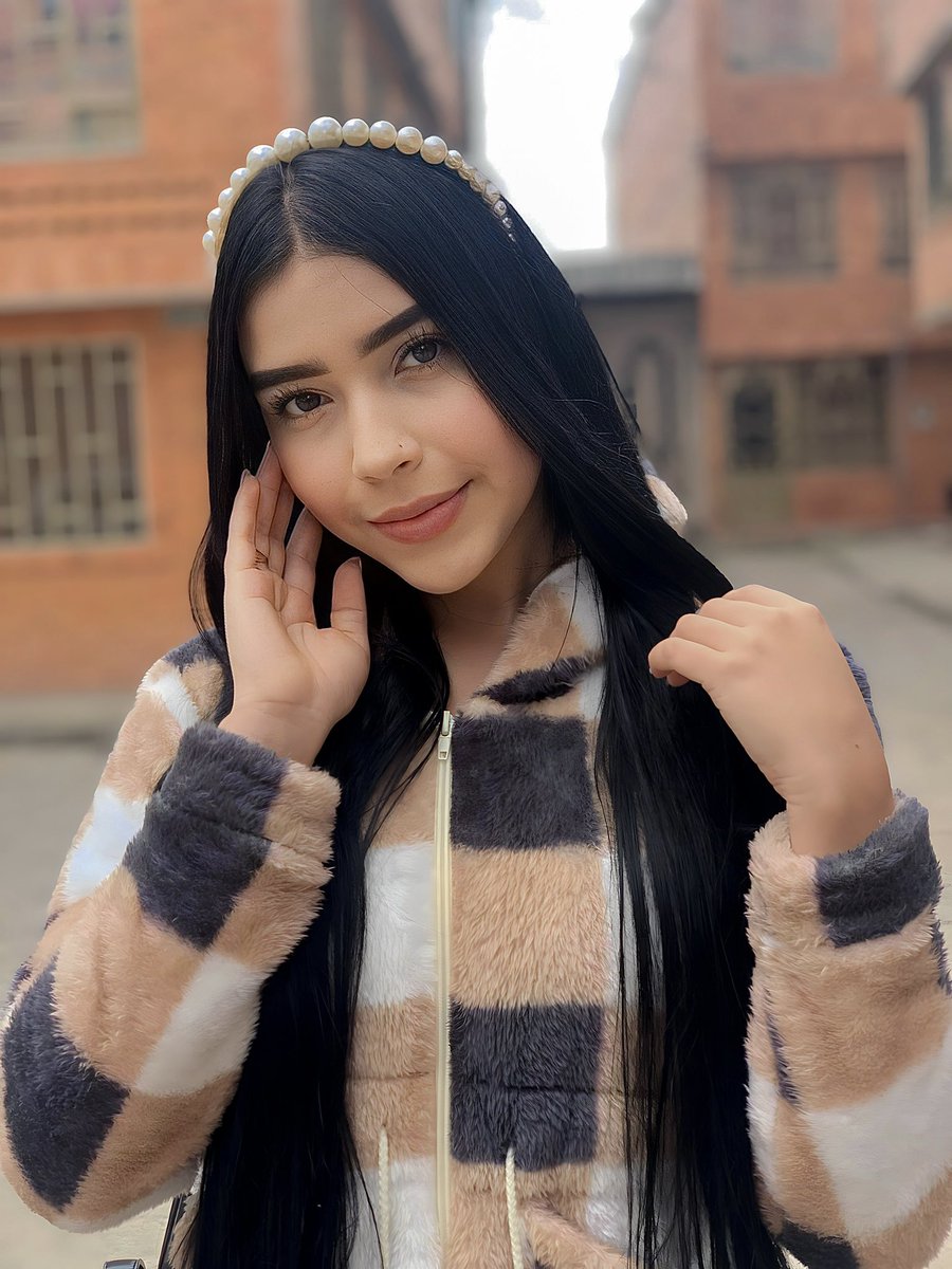 Yuliana_cortes8's tweet photo. 🥶👧🏻✨🎄❤️‍🩹 https://t.co/xJ2cKLvtkM