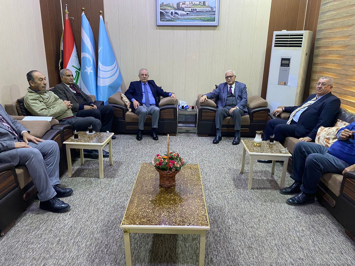 السيد رياض صاري كهية رئيس حزب توركمن ايلي يستقبل في مقر العام للحزب السيد صواش اوجي  رئيس جمعية حقوق الانسان في تركيا وجرى الحديث اثناء اللقاء بحث اخر المستجدات على الساحة السياسي .

                    مكتب الدائرة الاعلامية 
                        لحزب توركمن ايلي