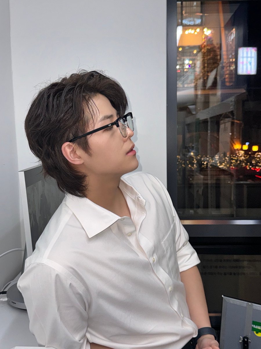 GHOST9OFFICIAL's tweet photo. 오늘 크리스마스 이벤트 와주신 소중한 고스티 여러분, 그리고 함께 하진 못해도 마음만큼은 하나인 사랑스러운 많은 고스티분들! 언제나 감사하고 사랑합니다✨

#SONJUNHYUNG #손준형 https://t.co/3If8jdlDUn