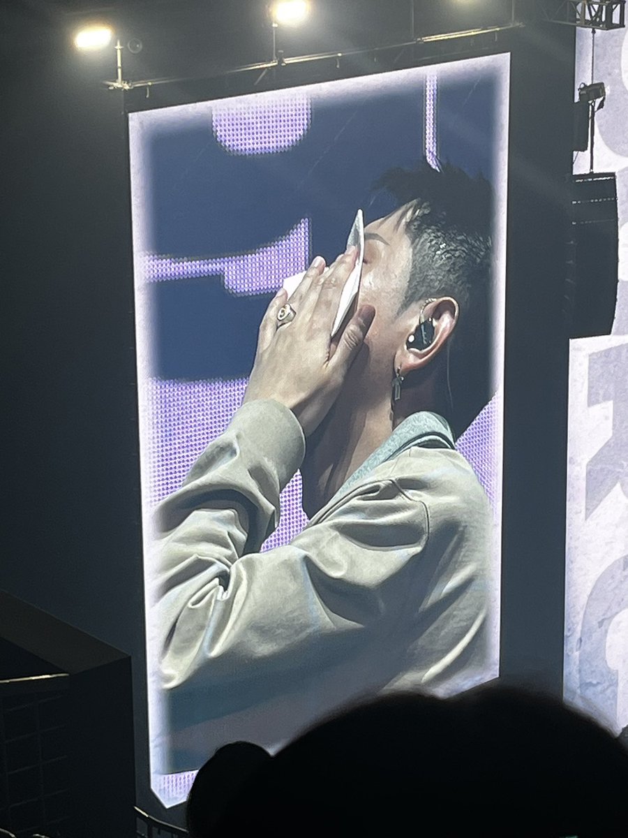 log_30s's tweet photo. 크러쉬 콘서트 진짜 재밌구나
내년에는 돈내고 볼게요
최고 ,,, https://t.co/QjXxsFK2F2