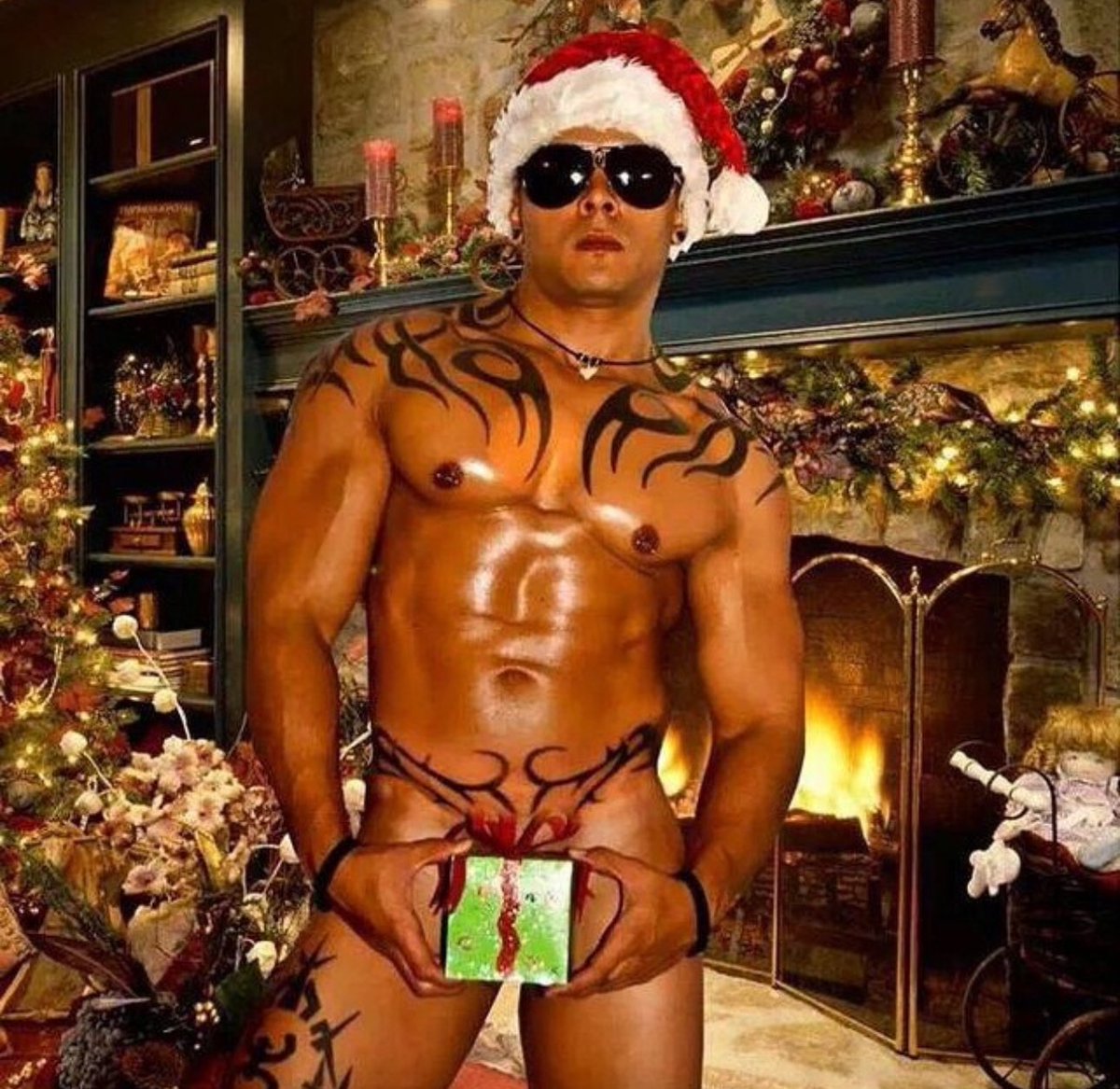 Buffboyzz's tweet photo. Merry Christmas everybody! #malestrippers #malestripper #Christmas https://t.co/b4l5OBGkRg