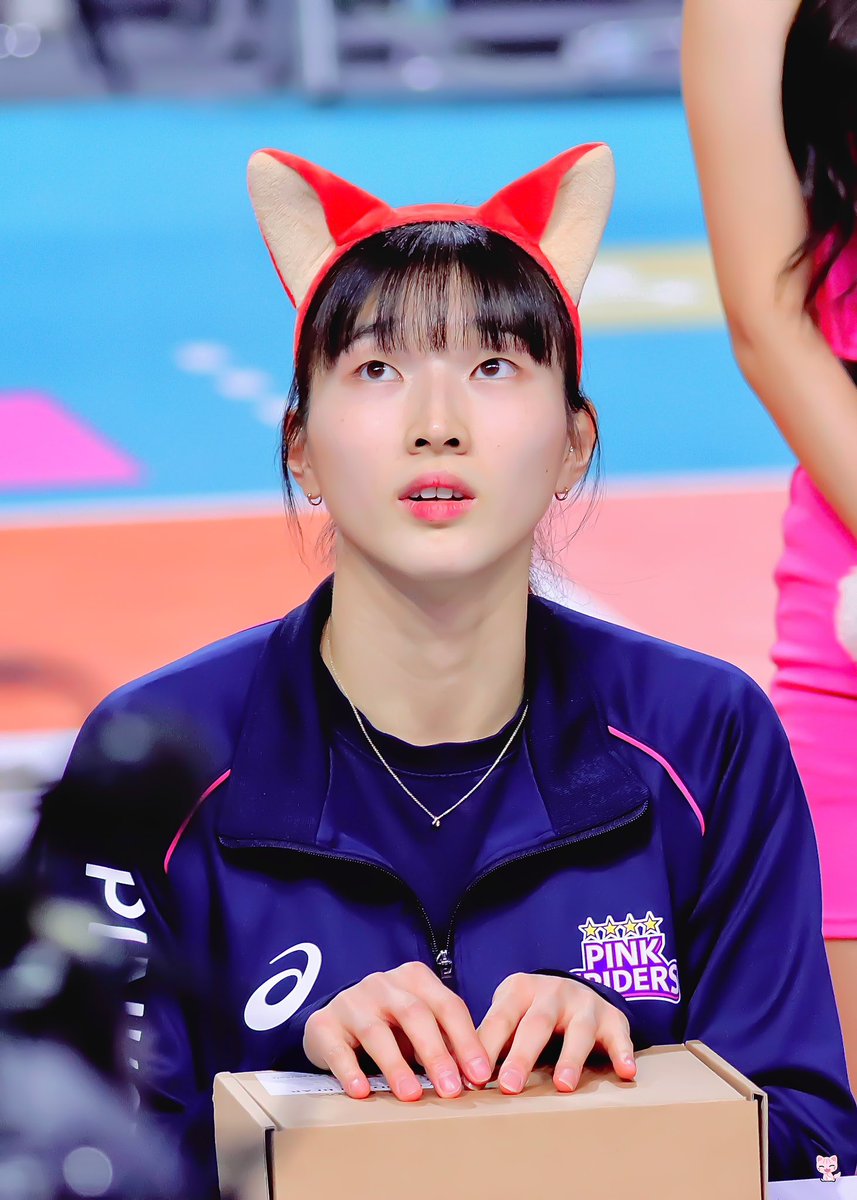 231224 #이주아
삼산에서 real 고양이 만남。。。