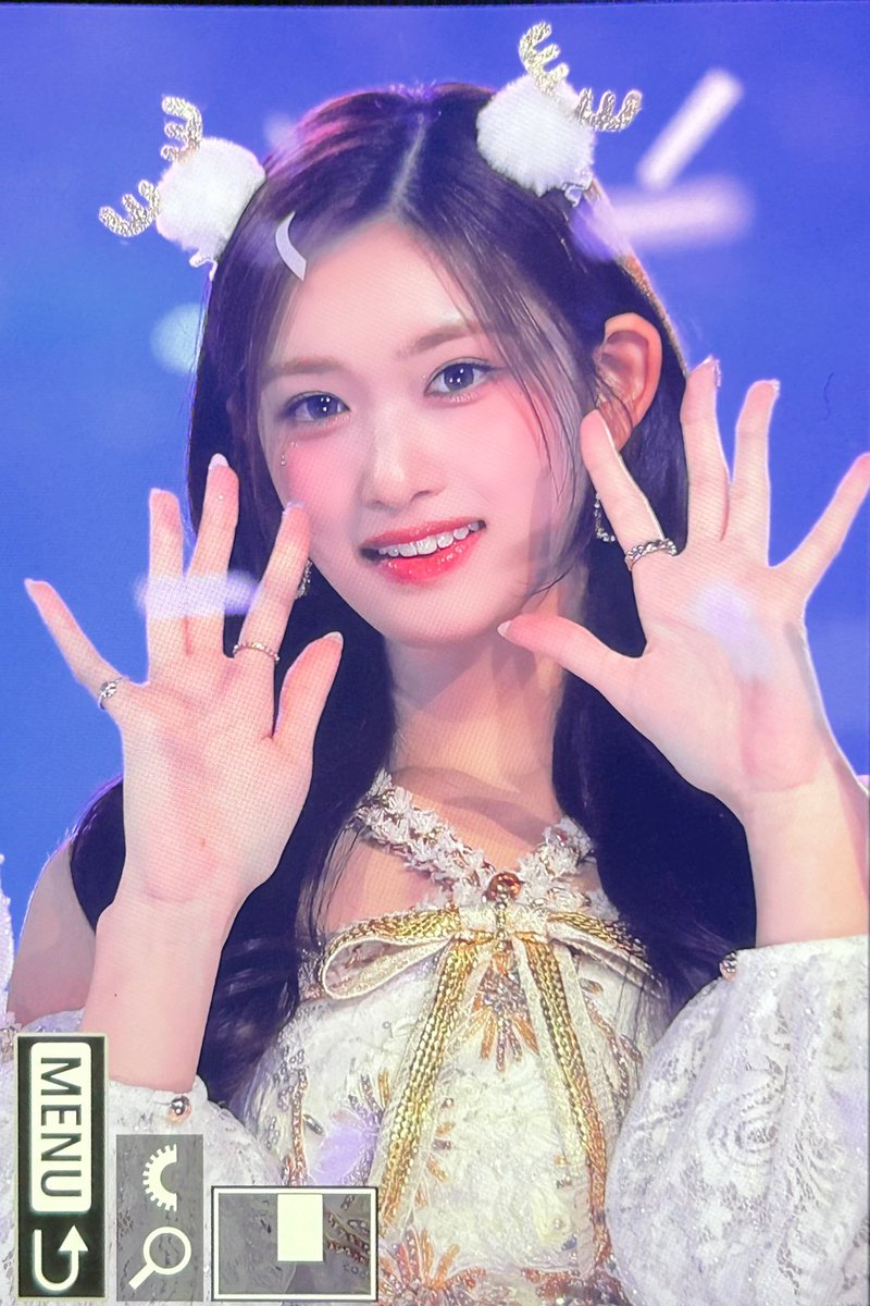 Eudemonic_kr's tweet photo. 231225 #IVE #아이브 #LEESEO #이서

메리크리스마스 ~~ https://t.co/5J61lFpJA5